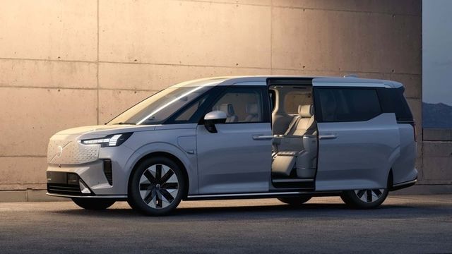 Volvo đạt kỷ lục mới trong năm 2023, và mẫu SUV này vẫn là nguồn thu chính - Ảnh 2.