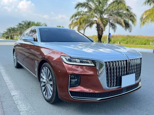 Hongqi H9 được rao bán với giá thấp hơn so với giá niêm yết đến nửa tỷ đồng: Một cơ hội để sở hữu một chiếc xe sang trọng, với nhiều công nghệ, nhưng giá thấp hơn so với Mercedes-Benz C-Class - Xem ảnh số 1.