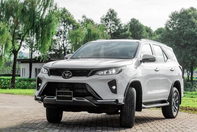 Toyota VN giảm giá: Raize giảm giá dưới 500 triệu lần đầu tiên, Yaris Cross từ 650 triệu, Fortuner trang bị mới cạnh tranh Everest - Hình 3.