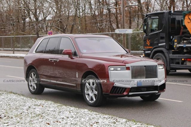 Rolls-Royce Cullinan 2024 xuất hiện trên đường thử với những thay đổi sẽ làm hài lòng các khách hàng giàu có - Ảnh 1.