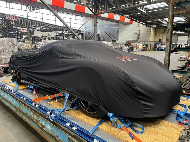 Hoàng Kim Khánh chia sẻ hình ảnh Koenigsegg Regera chuẩn bị trở về Việt Nam, khiến cộng đồng mạng phản ứng: 'Garage đầy xe mà còn chỗ cho siêu xe'