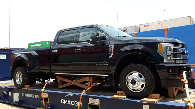 Gần 6 năm sau khi nhập về Việt Nam, chiếc Ford F-350 hiếm có này được rao bán với giá 4,68 tỷ đồng - Ảnh 2.