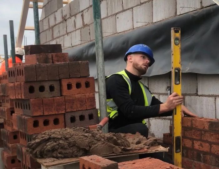 Một thanh niên 26 tuổi làm phụ hồ kiếm 300 triệu/tháng: Mua nhà, lái xe Audi tiền tỷ đi làm hàng ngày và đặt mục tiêu sở hữu chiếc Lamborghini- Ảnh 1.