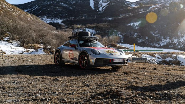 Chủ nhân chiếc Porsche 911 Dakar: Từ bức ảnh trên Facebook đến quyết định mua xe và hành trình hơn 33.000km từ Việt Nam tới Mông Cổ - Hình 7.