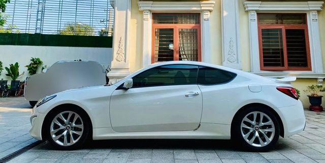 Chiếc Hyundai Genesis Coupe này vẫn giữ giá hơn Camry cùng đời sau 12 năm, có giá gần 540 triệu và chỉ đi được hơn 2.000km mỗi năm - Ảnh 1.