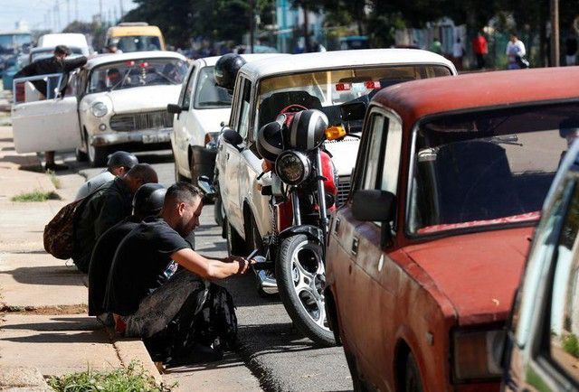 Cuba đưa ra quyết định tăng giá xăng 500%, khiến nước này trở thành quốc gia có giá xăng cao nhất trên thế giới - Ảnh 2.