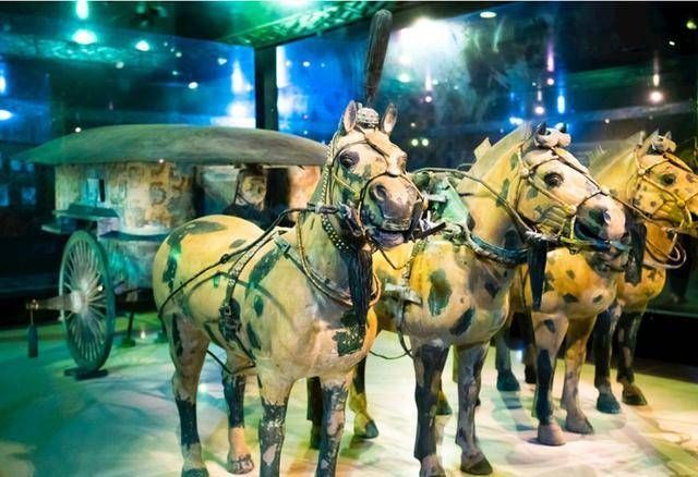 Bí ẩn về chiếc cỗ xe “giường nằm” của Tần Thủy Hoàng, đã hoạt động được hơn 2.000 năm - Ảnh 4.