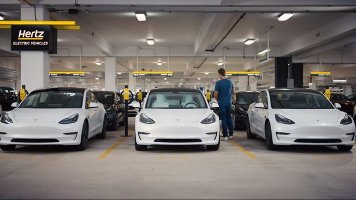 Công ty cho thuê xe vấp phải khó khăn với xe điện Tesla: Sửa chữa tốn kém, mua vào giá cao nhưng bán lại giá thấp - Ảnh 2.