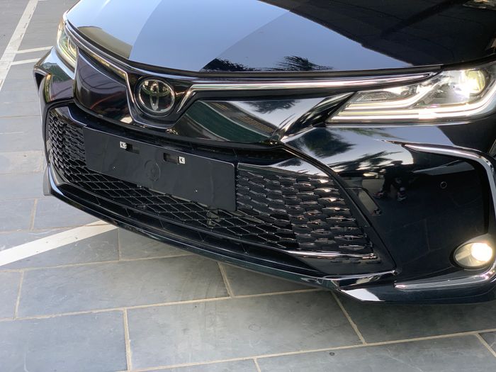 Xem gần hơn Toyota Corolla Altis 2023 tại đại lý: Bổ sung trang bị an toàn, đồng hồ tốc độ tiên tiến nhất trong phân khúc - Ảnh 2.