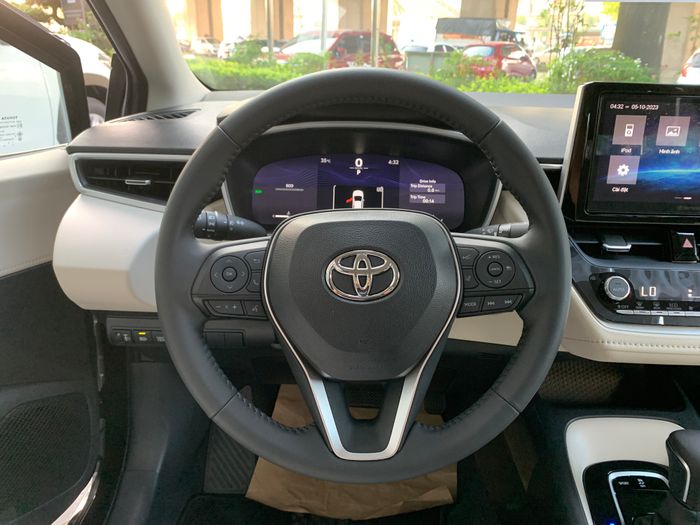 Xem gần hơn Toyota Corolla Altis 2023 tại đại lý: Bổ sung trang bị an toàn, có đồng hồ tốc độ 'đỉnh' nhất phân khúc - Ảnh 7.