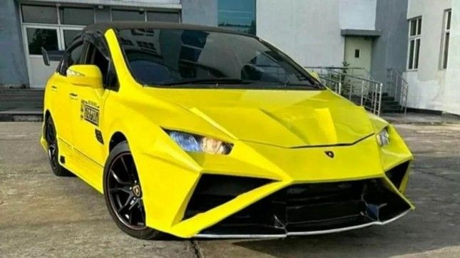 Honda Civic được trang trí theo phong cách siêu xe Lamborghini - Ảnh 1.