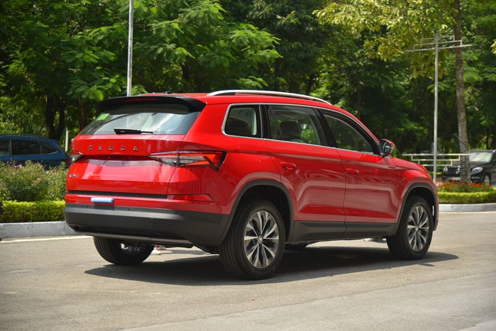 Thông tin chi tiết về Skoda Kodiaq phiên bản tiêu chuẩn: Giảm giá 220 triệu đồng nhưng được gì? - Ảnh 14.