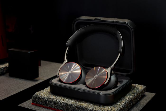 Bộ sưu tập âm thanh cao cấp Bang & Olufsen x Ferrari - Ảnh 4.