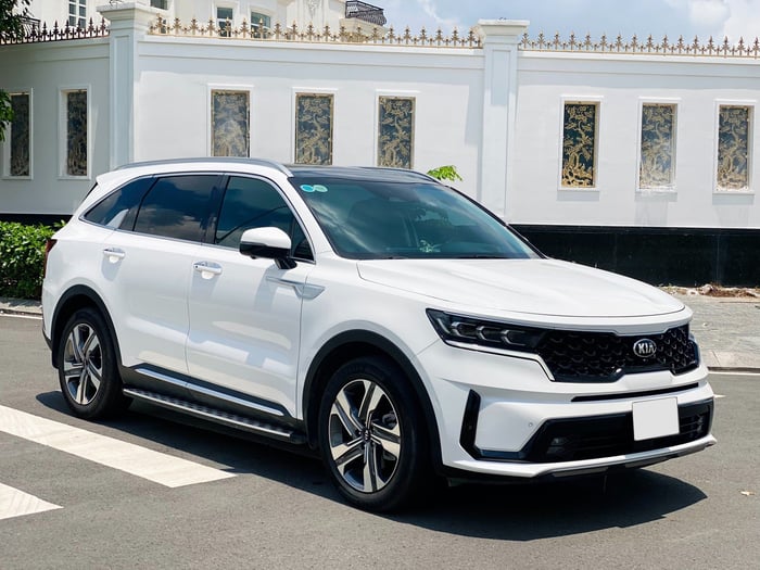 Đại lý giảm giá sâu Kia Sorento 2022, chỉ từ 939 triệu đồng, rẻ hơn rất nhiều so với Santa Fe - Ảnh 1.