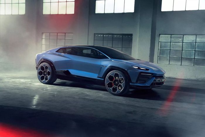 Lamborghini Lanzador là mẫu SUV thứ hai sau Urus của hãng, là chiếc xe điện đầu tiên của Lamborghini.