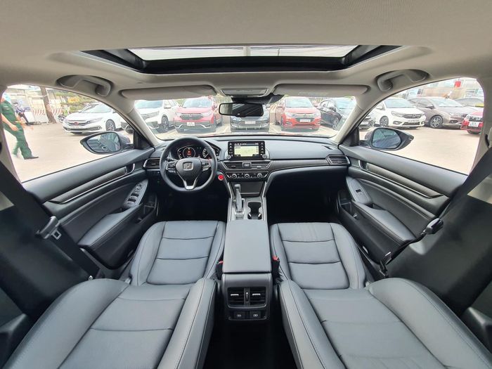 Giá Honda Accord giảm sâu tại đại lý: Giảm 250 triệu đồng, rẻ hơn Camry phiên bản tiêu chuẩn - Ảnh 3.