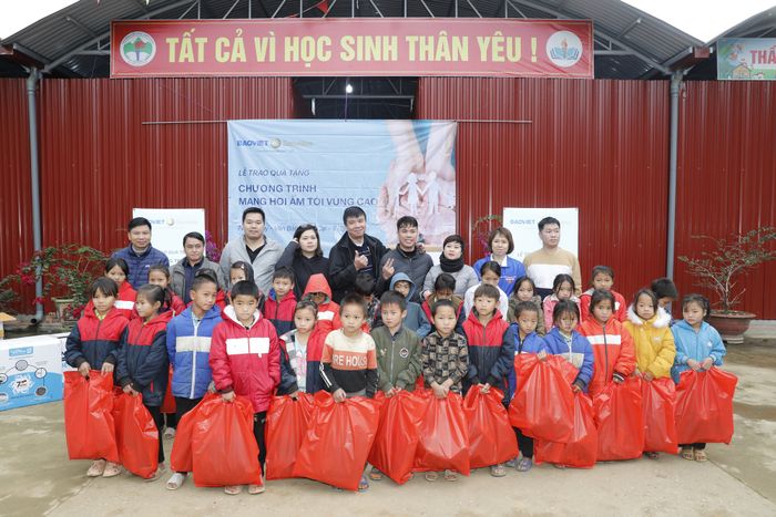 Hành trình hơn 10 năm “Mang ấm áp đến vùng cao” khởi đầu từ những điều nhỏ nhặt - Ảnh 1.