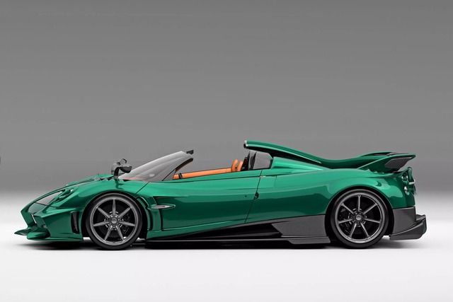 Pagani giới thiệu siêu xe mui trần mạnh mẽ nhất - Ảnh 2.