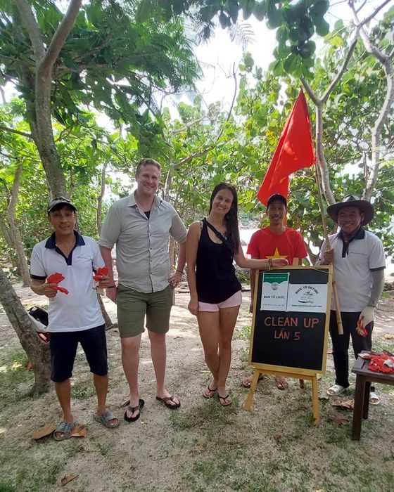 Cặp đôi Pháp - Việt biến một hòn đảo hoang thành 'thiên đường riêng tư': Quan sát cá voi từ xa, cả Forbes và CNN đều ca ngợi - Ảnh 7.