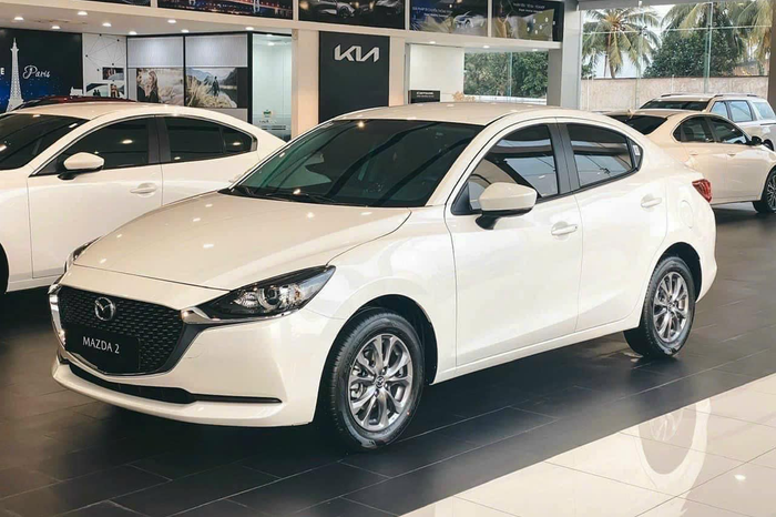 Mazda điều chỉnh giảm giá bán loạt xe tại Việt Nam: CX-30 giảm giá tới 45 triệu, giá CX-3 gần nhất phân khúc - Ảnh 1.