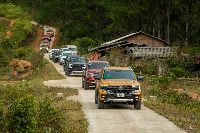 Trải nghiệm lái Ford Ranger, Everest hơn 700km từ Hà Nội đến Cao Bằng: Bán tải đi xa không mệt nếu biết cách, không gây say như SUV - Ảnh 1