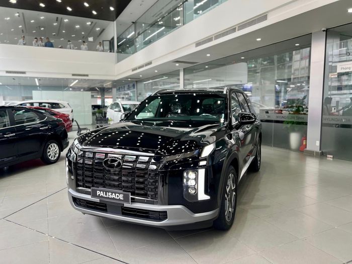 Việc mua Hyundai Palisade 7 chỗ phải chờ đến đầu năm sau, không còn được hưởng ưu đãi gần 100 triệu - Ảnh 1.