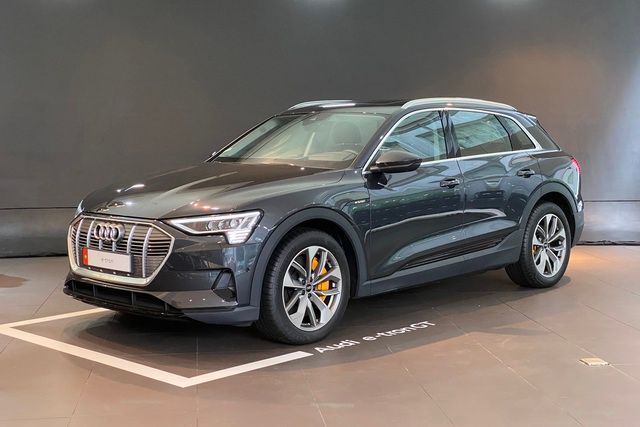 Audi e-tron sẽ sớm nâng cấp hiệu suất lái xe tại Việt Nam: Chỉ cần sạc một lần có thể di chuyển từ Hà Nội đến Quảng Bình, xa hơn cả BMW iX3 - Hình ảnh 1.