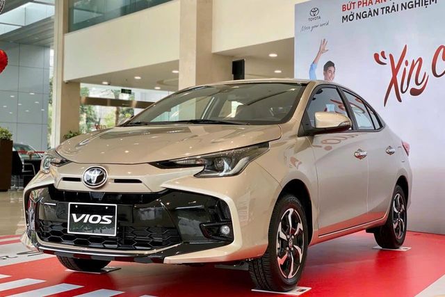 Toyota Vios, Veloz giảm giá lên đến 47 triệu, Hilux 2024 dự kiến giá từ 668 triệu, bổ sung trang bị đấu Ranger - Ảnh 2.