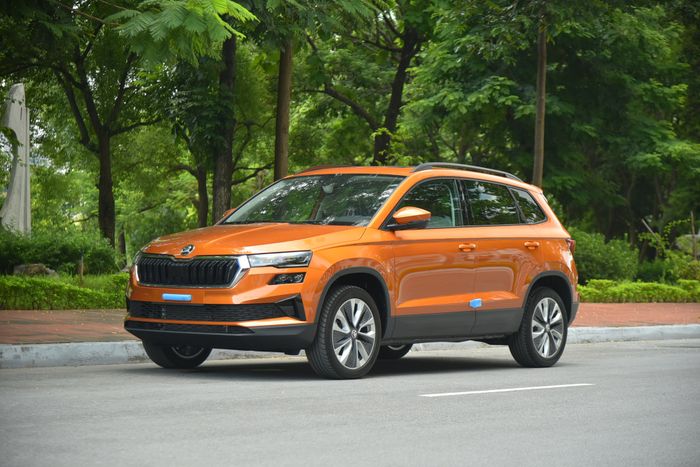 [Bài giới thiệu] Thông tin chi tiết về Skoda Karoq tại Việt Nam giá từ ### triệu đồng: Có đủ sức cạnh tranh với CX-5, CR-V, Tucson hay Sportage không? - Hình ảnh 2.