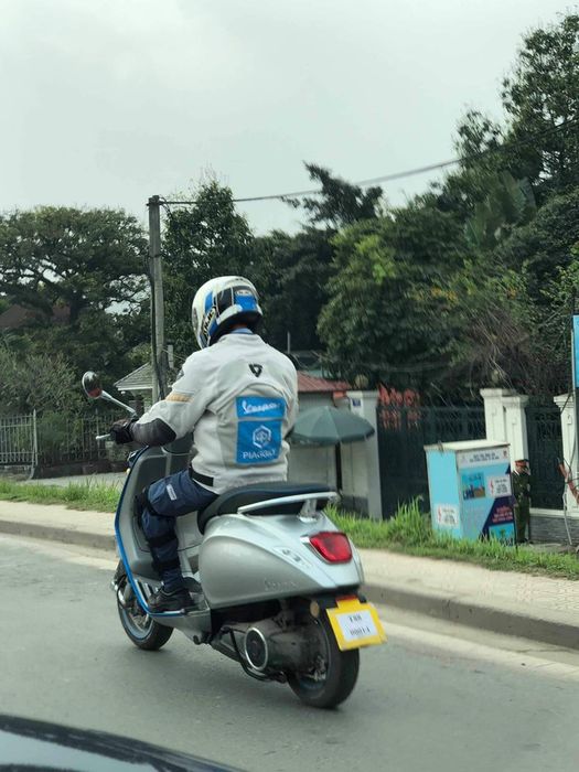 Vespa Elettrica đã từng được thử nghiệm tại Hà Nội vào đầu 2019, nhưng dự định lắp ráp trong nước và giá dưới 100 triệu đồng không được xác nhận.