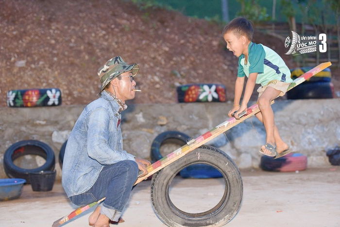 Lăn bánh ước mơ: Chuyện về cuộc sống thứ hai của lốp xe và 'những người muốn mang lại nụ cười' - Ảnh 3.