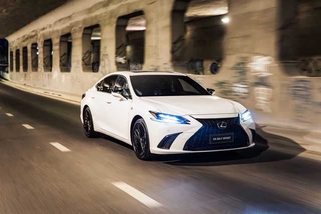 Lexus ES - 'Vị thần giữ giá' trên thị trường xe sang đã qua sử dụng tại Việt Nam - Ảnh 4.