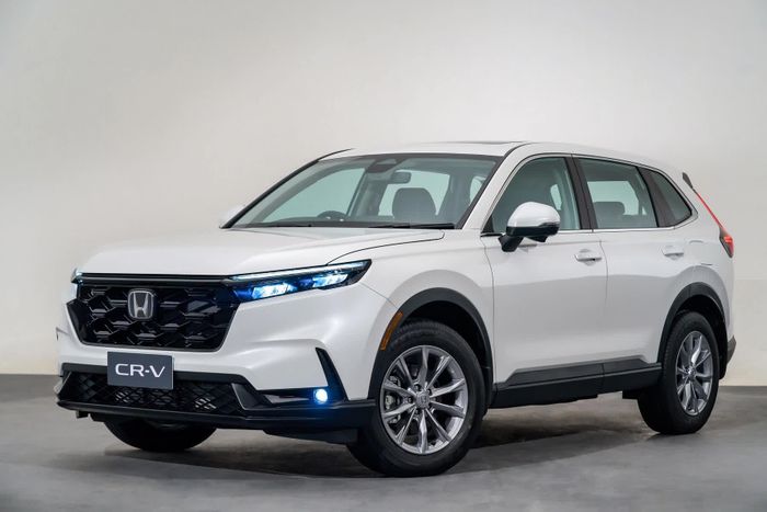 Đại lý thông báo Honda CR-V 2024 sẽ ra mắt tại Việt Nam trong tháng sau, với việc thêm động cơ hybrid và hệ thống dẫn động 4 bánh, cạnh tranh mạnh mẽ với Mazda CX-5, Tucson - Xem ảnh 1.