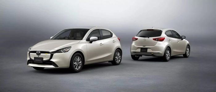 Mazda2 phiên bản 2024 đổ về đại lý trước ngày ra mắt: Mặt xe được che kín giống xe điện, giá dự kiến từ 429 triệu, thấp hơn cả Morning và i10 phiên bản đầy đủ trang bị - Ảnh 4.