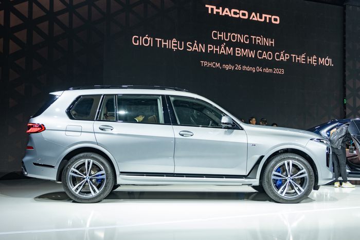 Chi tiết về BMW X7 2023 tại Việt Nam - Hình 5.