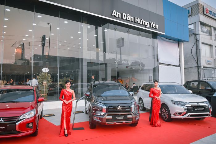 Showroom Mitsubishi có diện tích gần 4.000m2 tại Hưng Yên, với đầu tư lên đến hơn 82 tỷ đồng và doanh số bán hàng vượt trội, đạt trên 50 xe mỗi tháng trong thời kỳ đầu tiên - Hình ảnh 3.