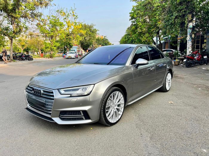 Phiên bản Audi A4 dành cho APEC với giá 1 tỷ đồng này sẽ khiến người tiêu dùng phải suy nghĩ kỹ trước khi chọn mua thay vì Toyota Camry - Hình 2.