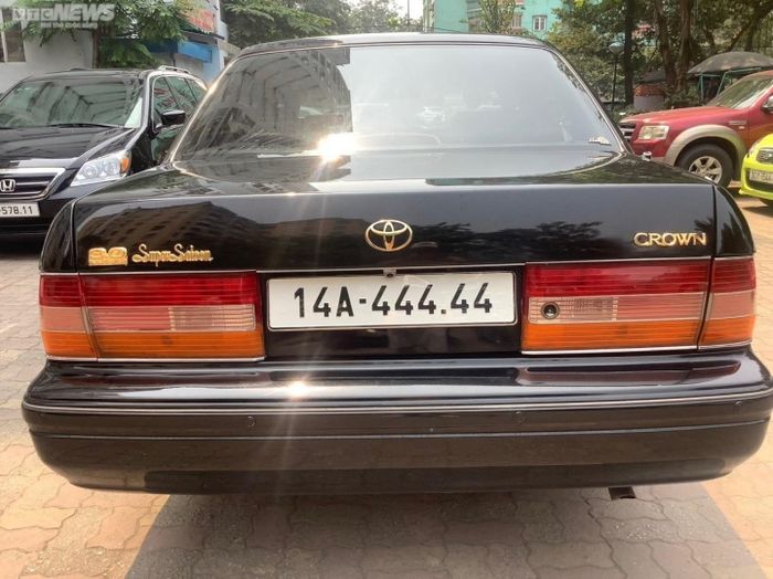 Đại gia Hà Nội đã chi hơn 1 tỷ đồng để mua Toyota Crown đã trải qua 25 năm, với biển số đẹp là lục quý 4 - Ảnh 5.