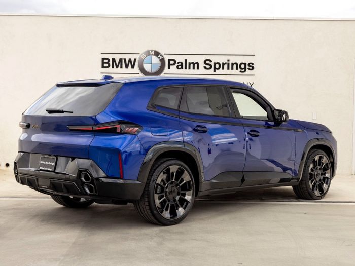 Giá dự kiến của BMW XM là 12 tỷ đồng tại Việt Nam, vượt xa so với siêu SUV Lamborghini Urus - Hình 2.