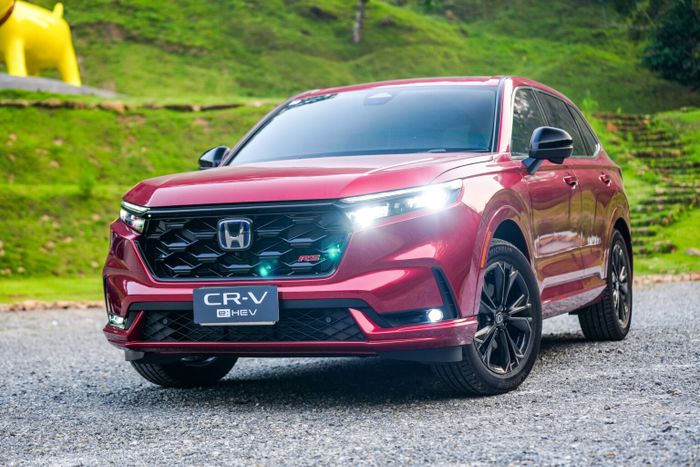 Honda xác nhận chuẩn bị ra mắt mẫu xe mới tại Việt Nam: Có thể là phiên bản CR-V hybrid 2023 để đối đầu với Corolla Cross - Ảnh 1.