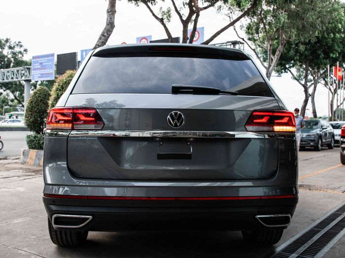 Volkswagen Teramont giảm giá kỷ lục 320 triệu tại các đại lý: Giá chỉ còn 2,179 tỷ đồng, cạnh tranh mạnh mẽ với Explorer - Ảnh 2.