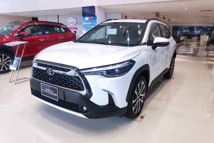 Toyota là nhà lãnh đạo trong ngành công nghiệp ô tô toàn cầu, tuy nhiên phải đối mặt với sức ép từ dòng sản phẩm mạnh mẽ của VinFast.