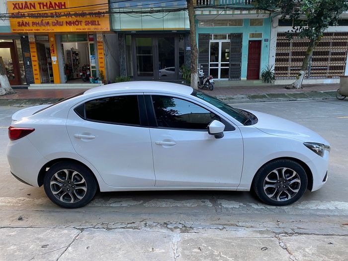 Chủ nhân chiếc xe Mazda2: ‘Không hẹp như những lời đồn đại, hình thức sang trọng như các dòng xe Đức’ - Ảnh 5.