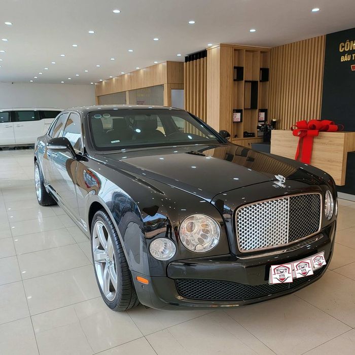 Bentley Mulsanne Le Mans Edition, sau 10 năm, vẫn giữ giá cao không kém 2 chiếc ‘Mẹc’ S-Class mới - Ảnh 2.