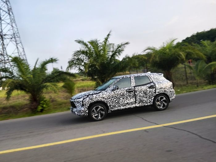 Mitsubishi XFC phiên bản thương mại chạy thử tại Việt Nam: Sắp ra mắt, bom tấn mới sẽ cạnh tranh với Honda HR-V - Ảnh 3.