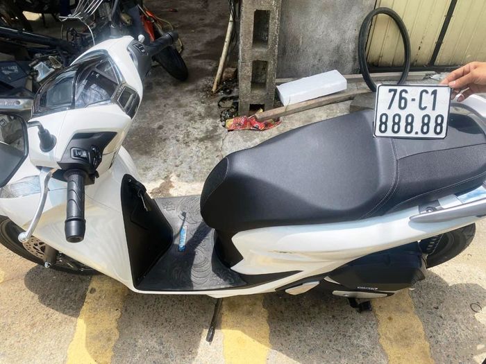 Xe Honda SH được bấm biển số ngũ quý 8 - Hình 1.