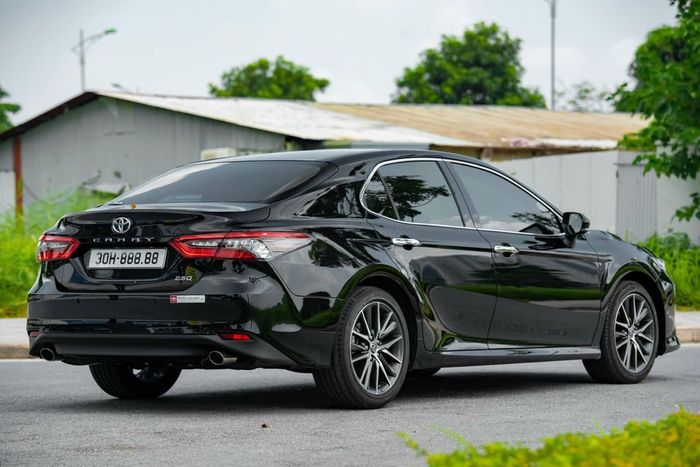 Chiếc Toyota Camry có biển số ngũ quý 888.88 đã được bán trong vòng 1 đêm, với giá hơn 3,9 tỷ đồng - Ảnh 4.