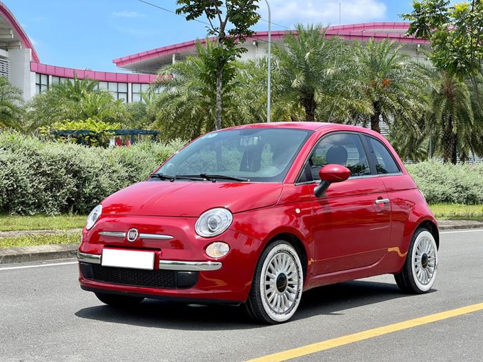 Chiếc Fiat 500 hiếm hoi được rao bán với giá 380 triệu đồng, người bán chia sẻ: 'Đi 9 năm chỉ 21.000km, rẻ bằng Morning' - Ảnh 1.