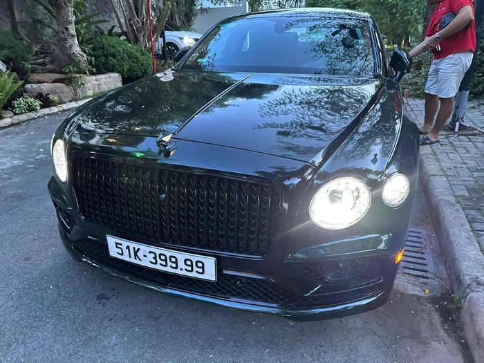 Bentley Flying Spur với 9.000 km đã được Minh Nhựa bán ra thị trường, vẫn được đánh giá cao hơn so với một chiếc xe tiêu chuẩn Mazda6 'mới tinh' - Ảnh 2.