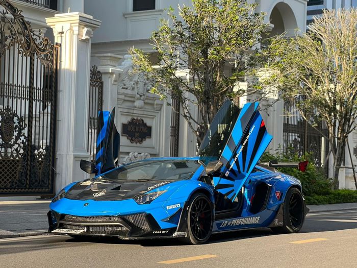 Chiếc Lamborghini Aventador được độ theo phong cách Liberty Walk độc nhất tại Việt Nam đang được chào bán hơn 20 tỷ: Từng qua tay Phan Công Khanh và ‘lột xác’ nhiều lần - Ảnh 1.